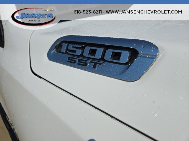 2025 RAM 1500 Laramie Crew Cab 4x4 5'7" Box