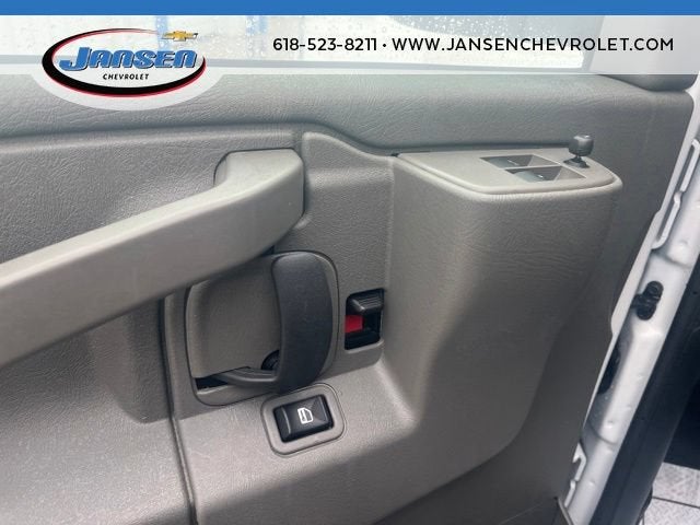 2025 Chevrolet Express Cargo WT