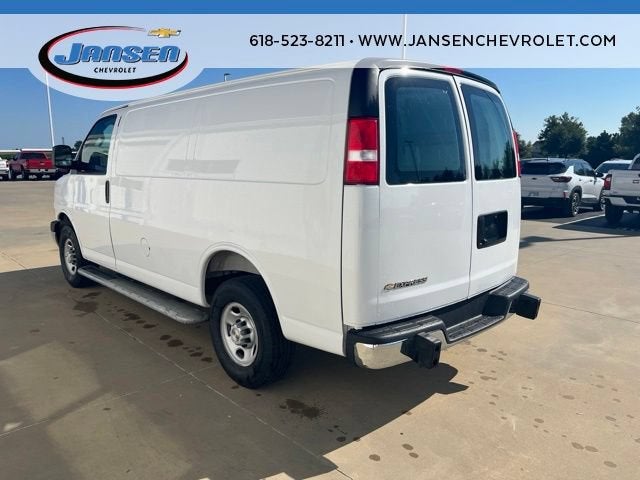 2025 Chevrolet Express Cargo WT