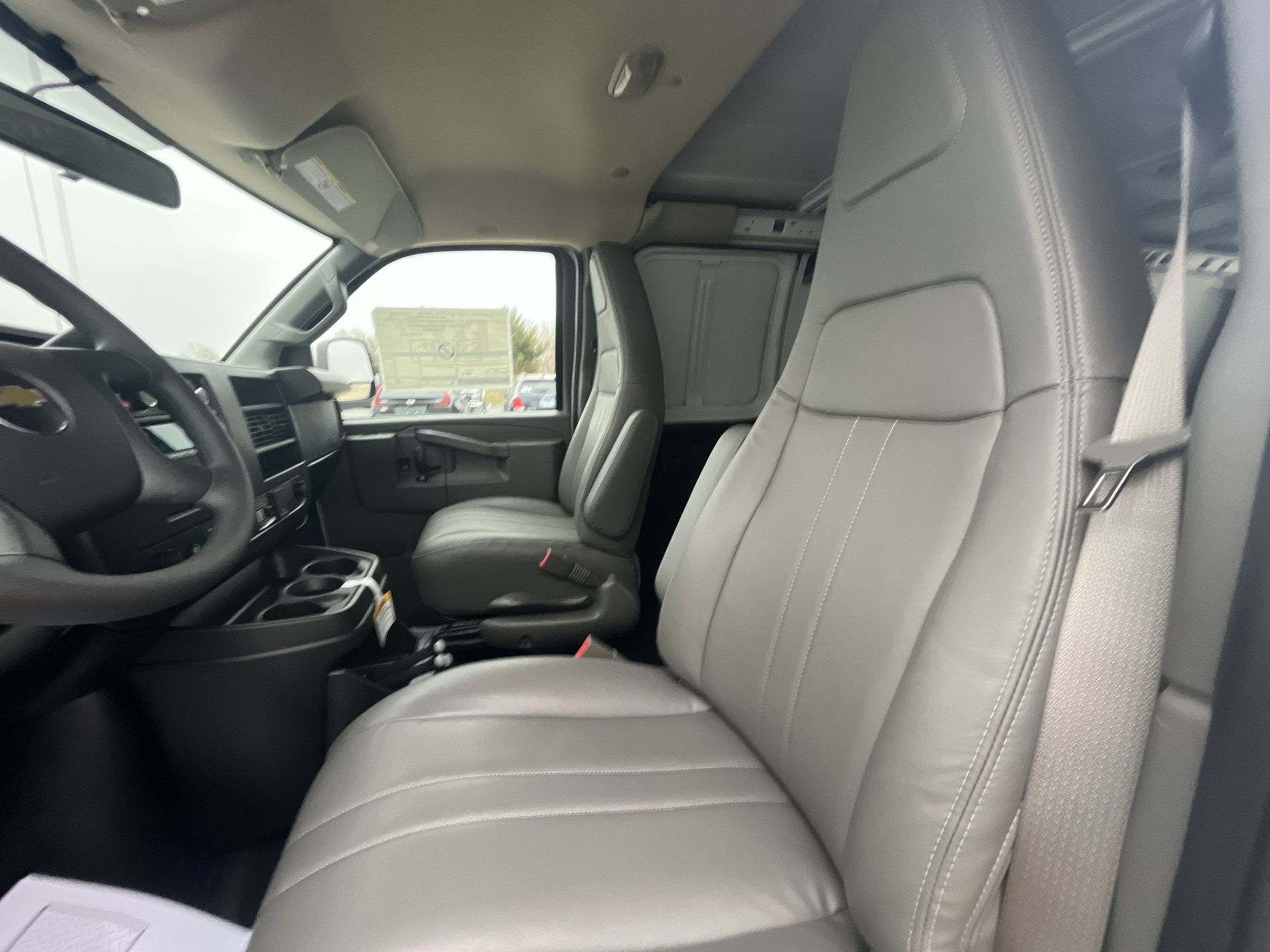 2025 Chevrolet Express Cargo 2500 WT