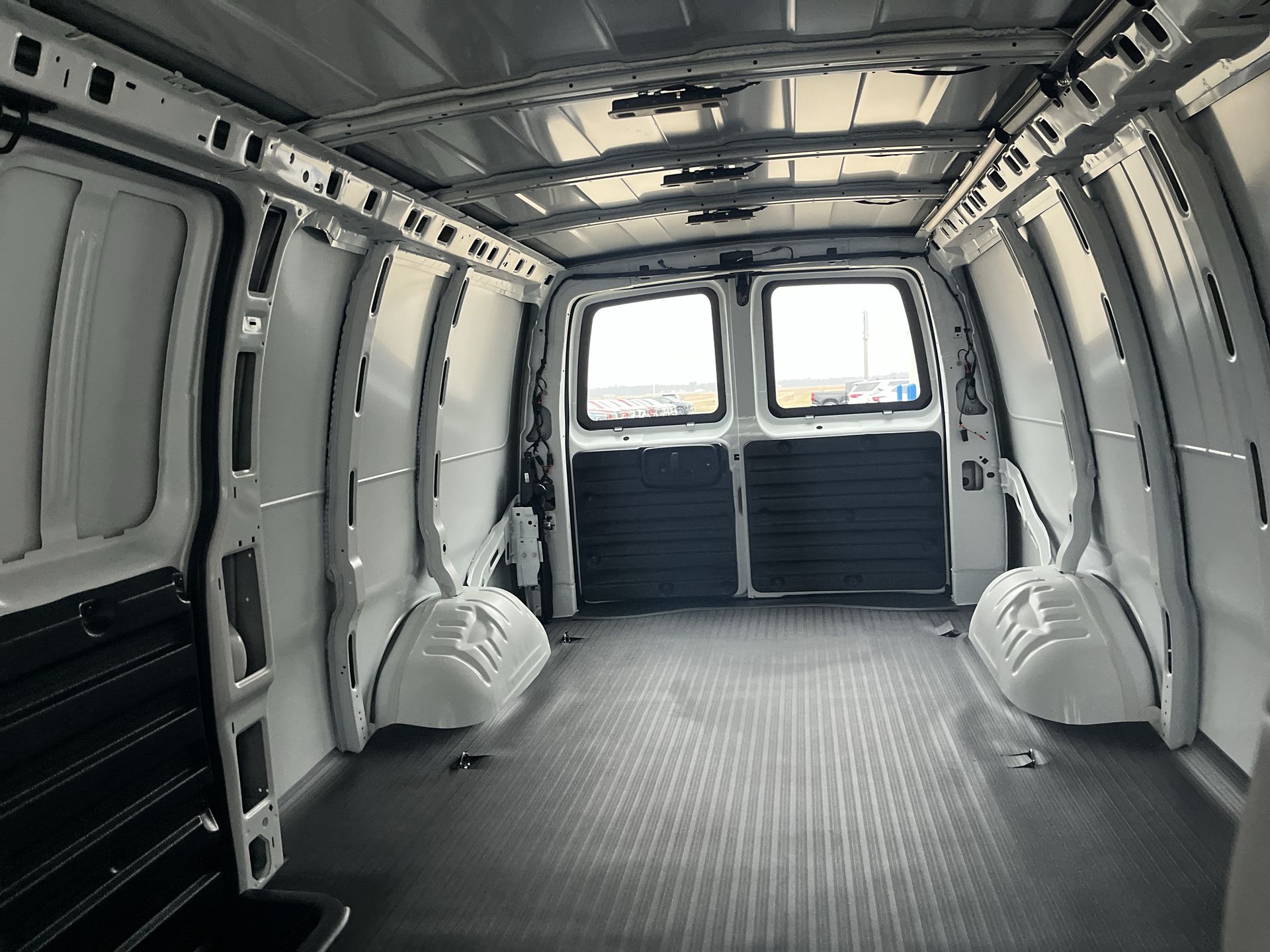 2025 Chevrolet Express Cargo 2500 WT