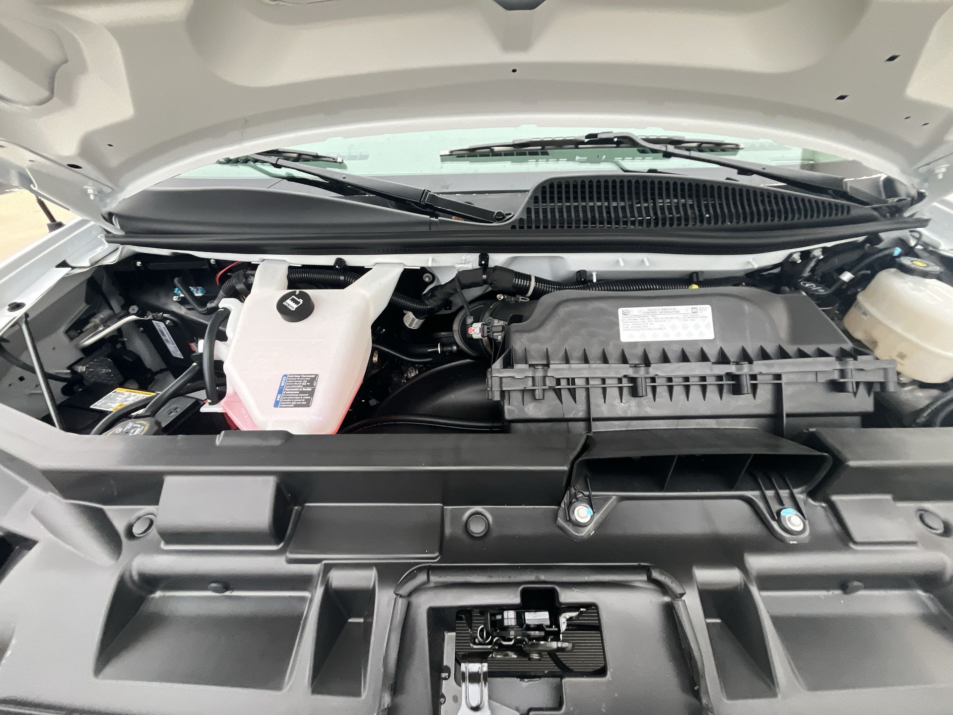 2025 Chevrolet Express Cargo 2500 WT