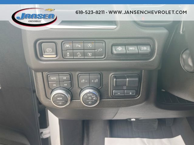 2022 GMC Yukon XL AT4