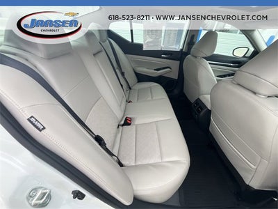 2024 Nissan Altima SL FWD