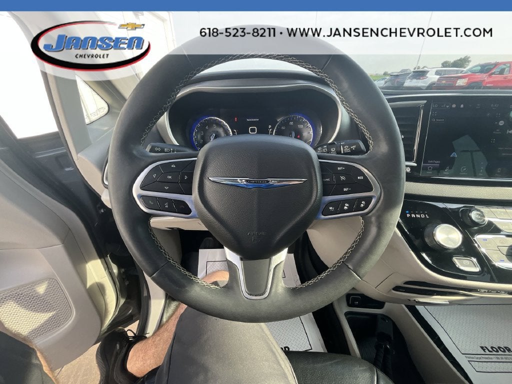 2022 Chrysler Pacifica Touring L