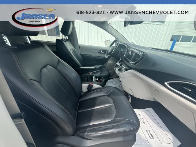 2019 Chrysler Pacifica Touring L