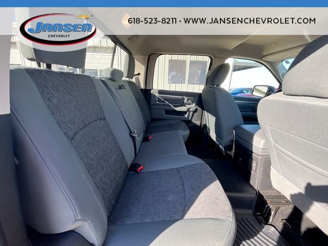 2018 RAM 1500 Big Horn Crew Cab 4x4 5'7" Box