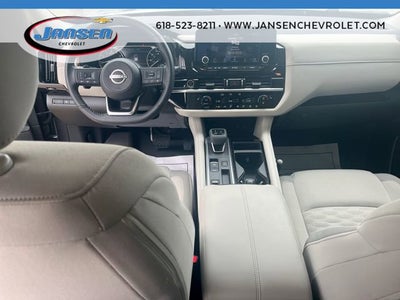 2024 Nissan Pathfinder SV