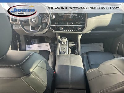 2023 Nissan Pathfinder SL 4WD